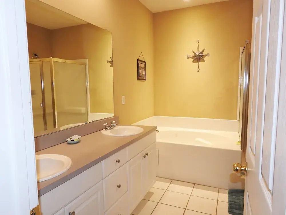 Legacy Villa 1006 3 Bedrooms 2 Bathrooms Condo