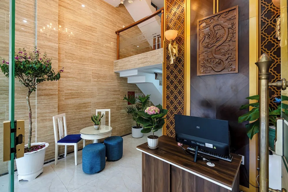 Lotus Hotel