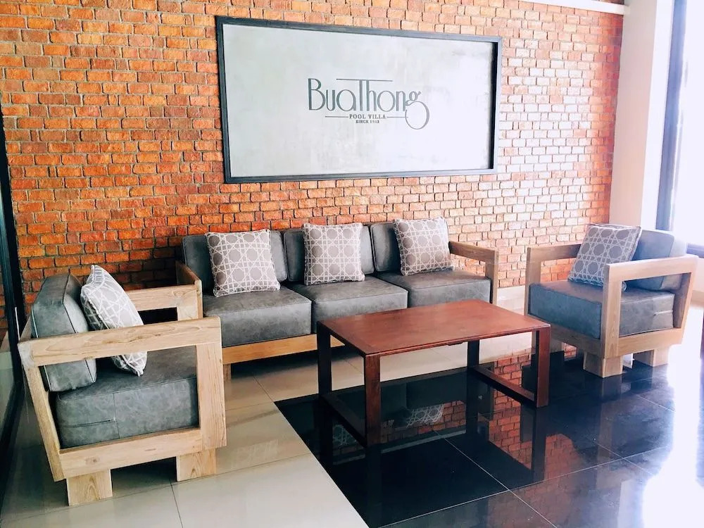 Buathong Pool Villa