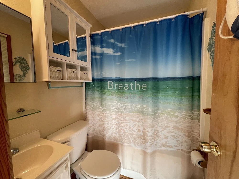 7 Safe Harbor Studio Bedroom Condo by RedAwning