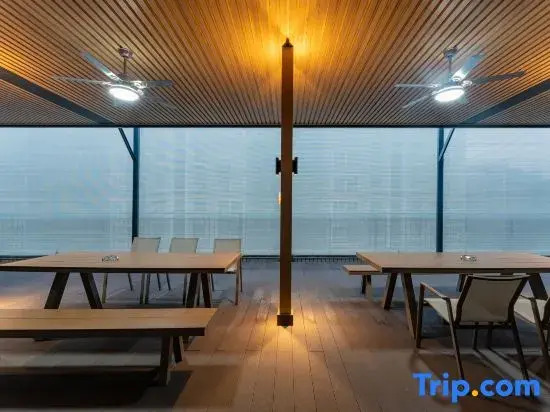 Ruyi Business Hotel