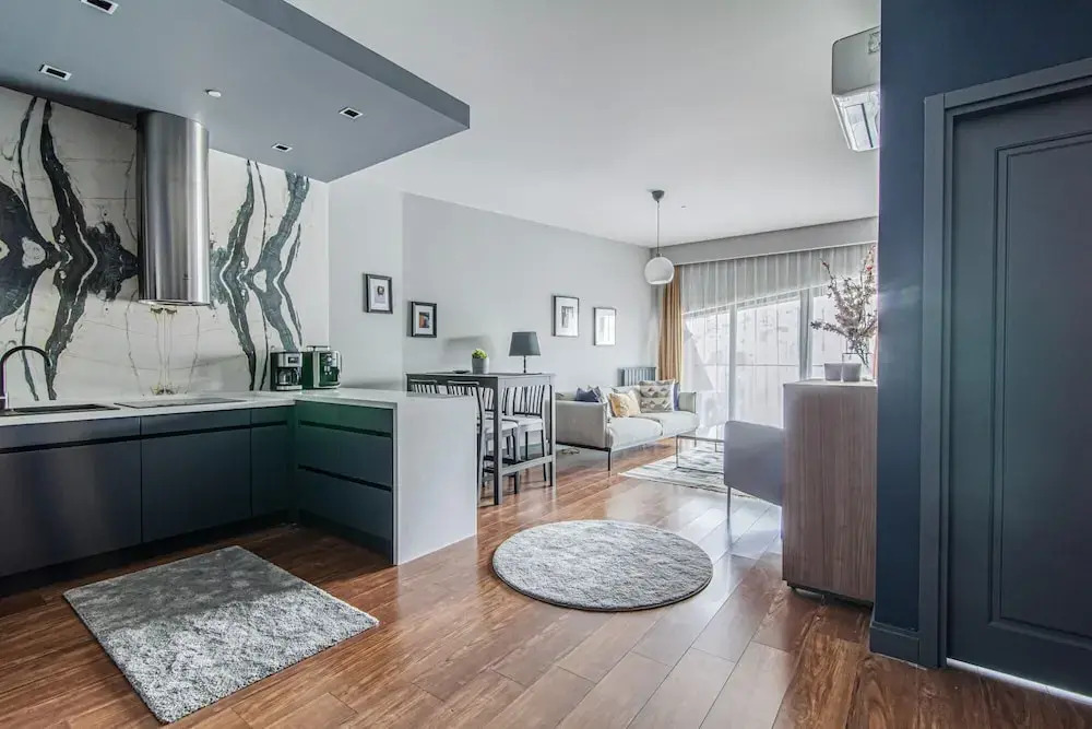Modern Apartment in Beyoglu With Balcony