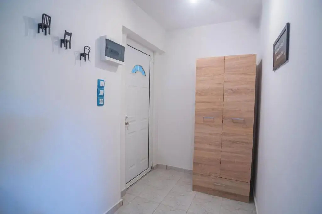 The cool underground studio apartment kos