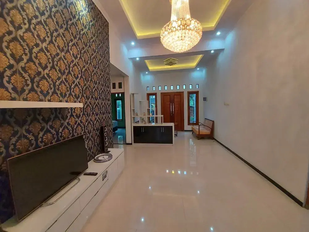 Tentrem Homestay by FH Stay