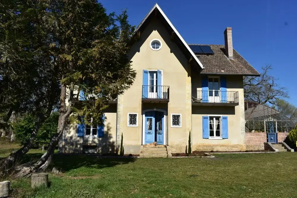 Baccara Lodge