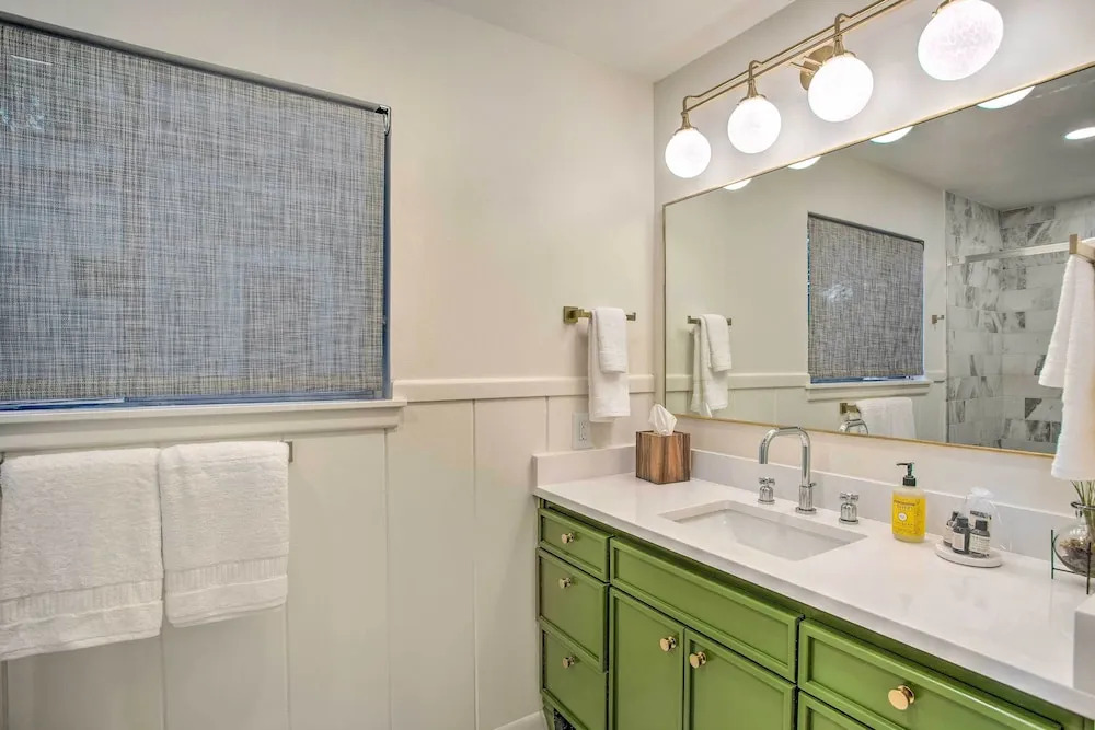 Newly Updated & Charming Azalea District Home