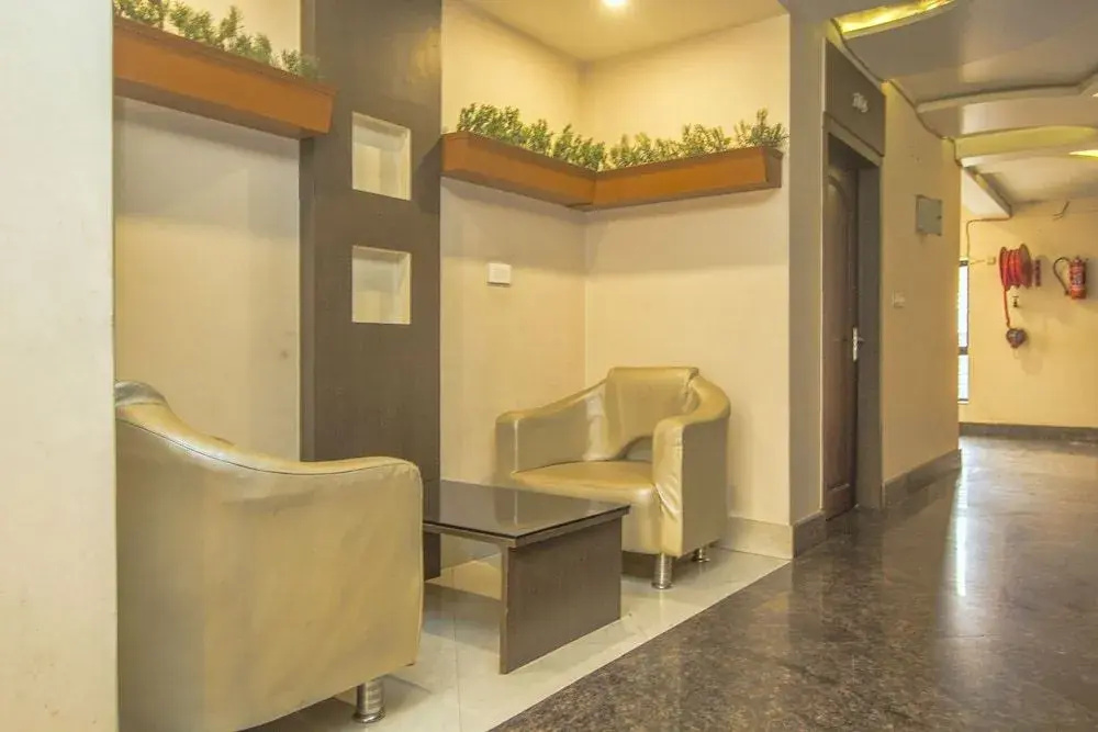 Capital O 28319 Hotel Ganayak