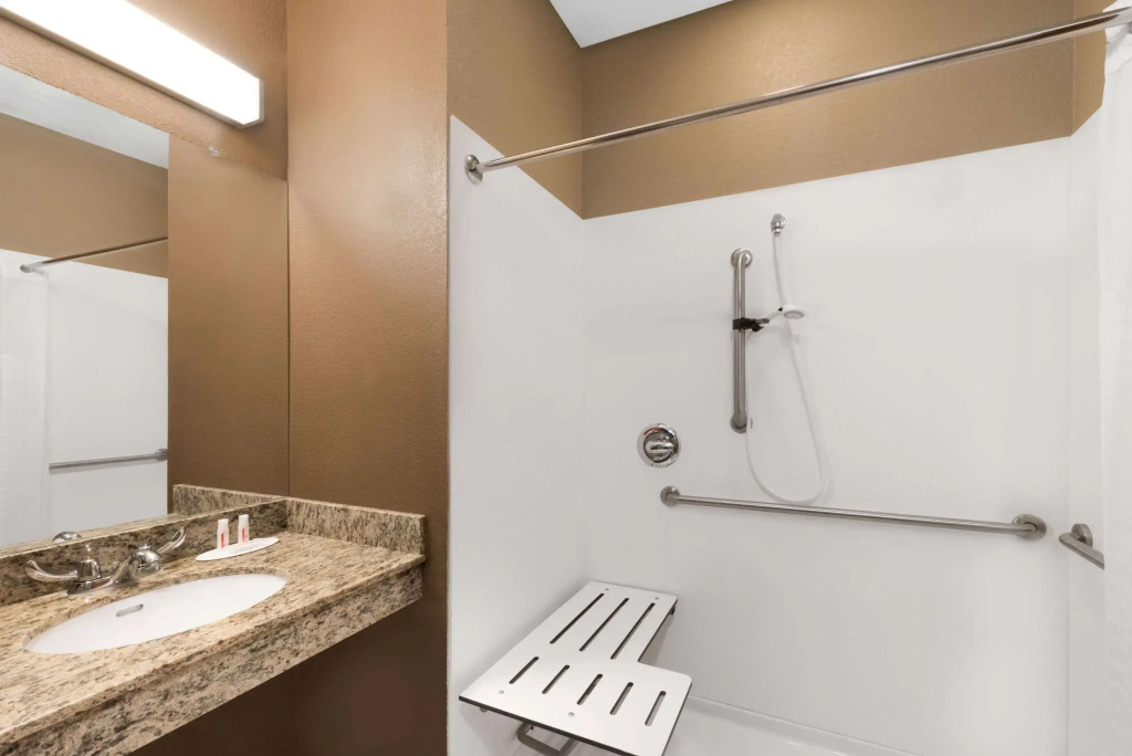Microtel Inn & Suites by Wyndham