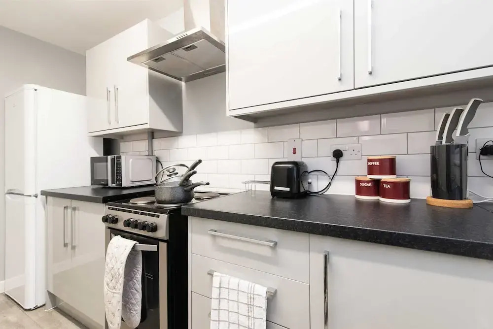 Coventry- Jenner Pet Friendly 2 Bedroom Apartment