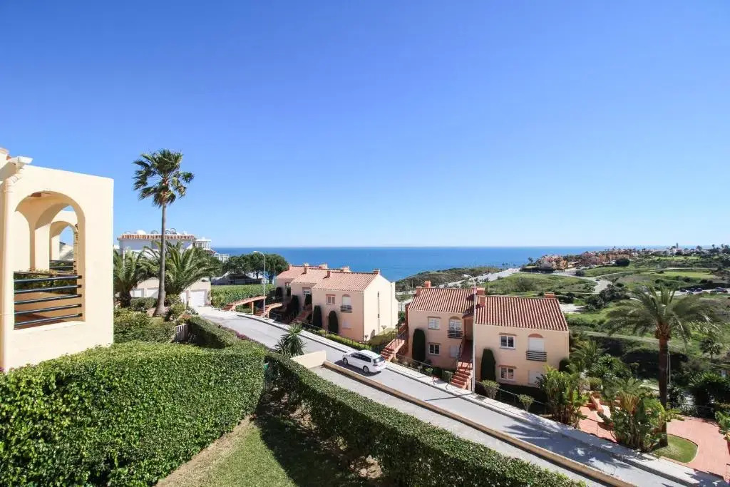 Polarsol 3 Townhouse in Club la Costa by Rafleys