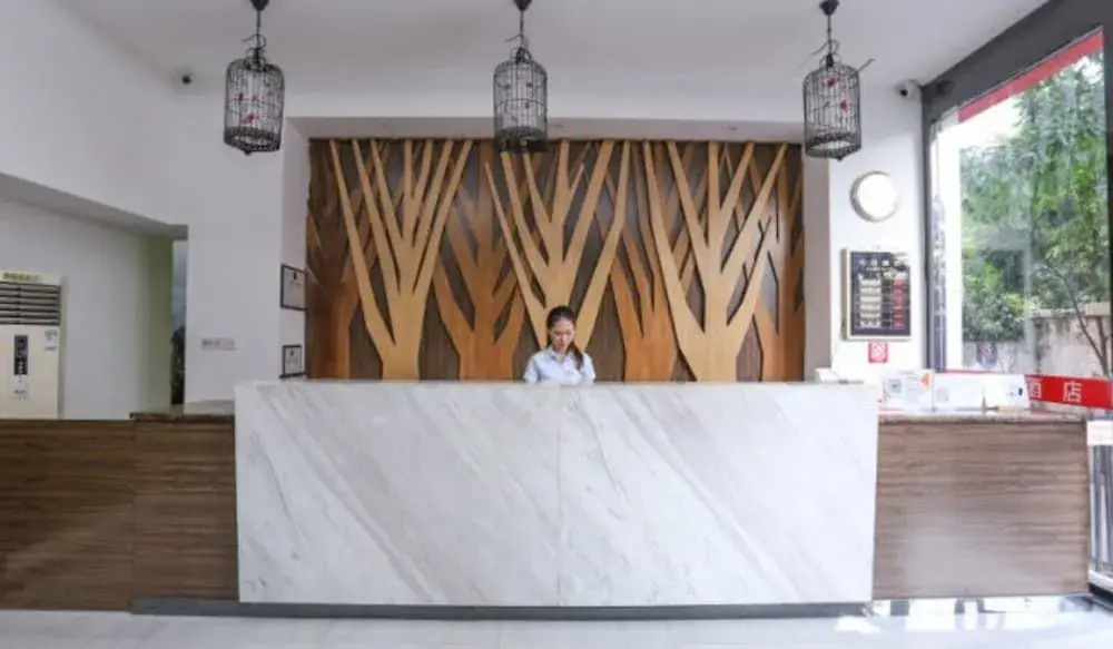 Guangzhou Baiyi Hotel Xingang Road
