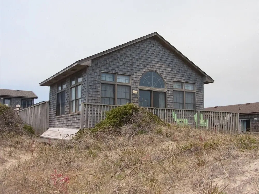 Chez-toni 3 Bedroom Cottage by RedAwning