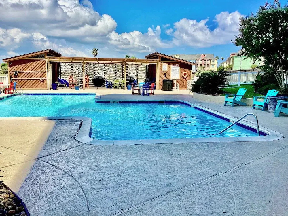 Shoreline Studio Condo for 4