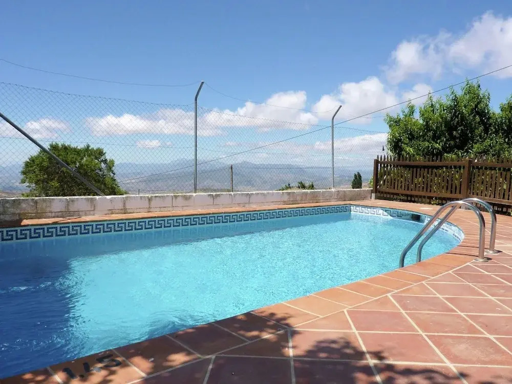 Countryside Cottage With Pool