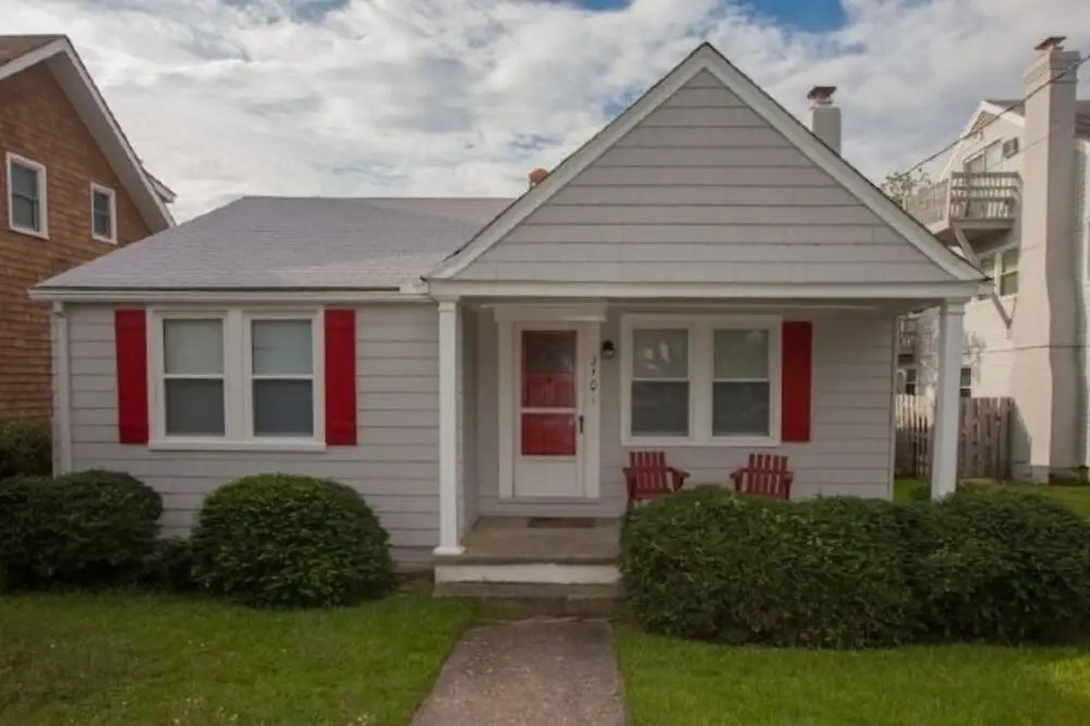 210 66th Street Home 2 Bedrooms 1 Bathroom Home