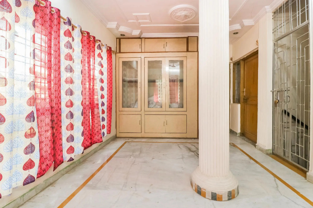 OYO 69664 Hotel Kalyug Palace