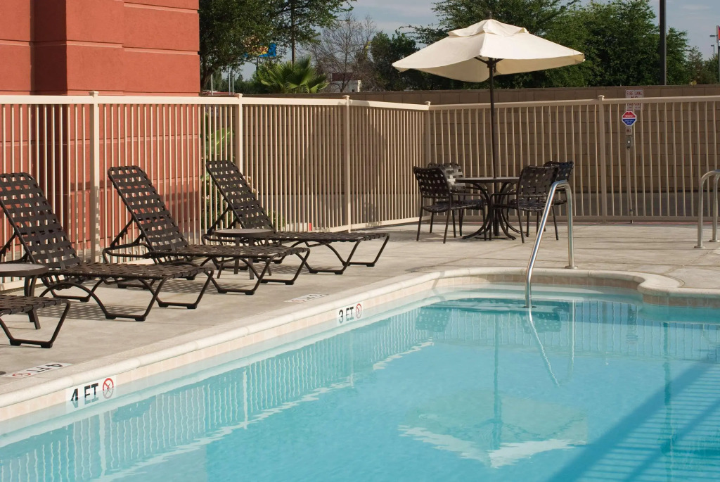 Hampton Inn & Suites Tulare
