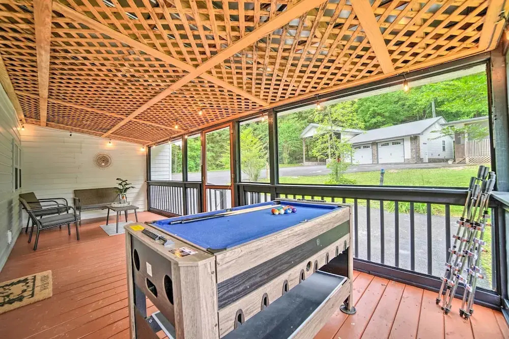 'creekside Ranch' w/ Porch ~ 2 Mi to Pkwy