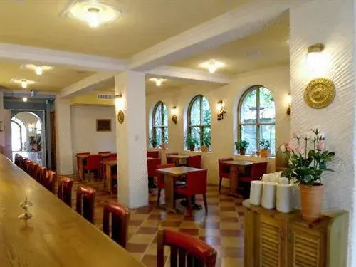 R&H B&B