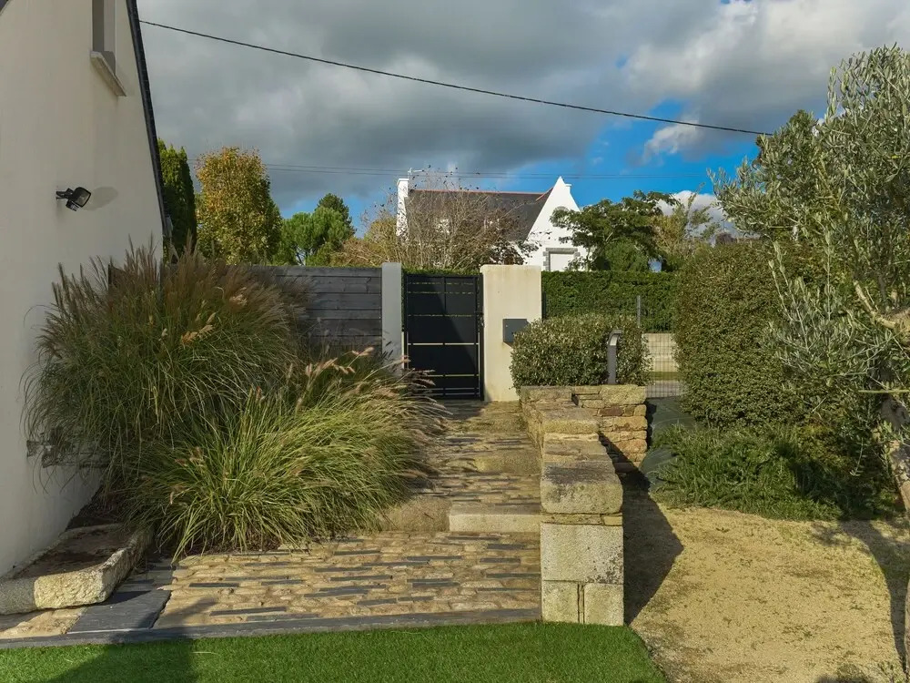 Luxury Holiday Home in Bannalec With Swimming Pool