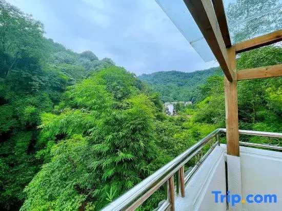 Qingcheng Mountain Wild Resort