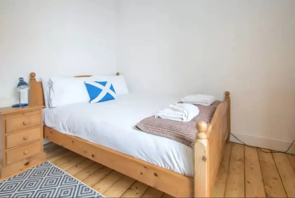 2 Bedroom Flat Near City Centre