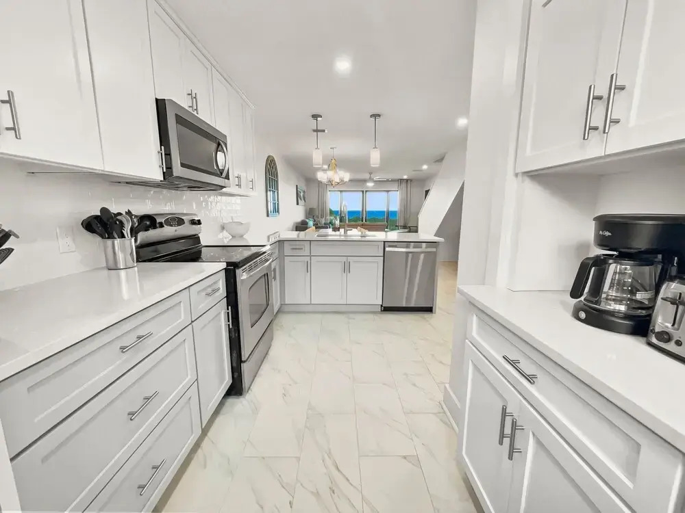 Seacrest - 6 - 2 Br townhouse by RedAwning