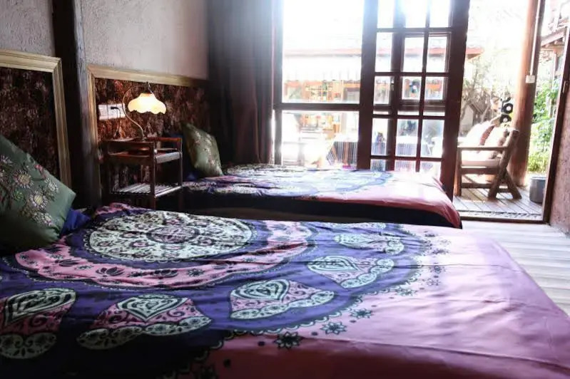 Lijiang Liushizhiwai Inn