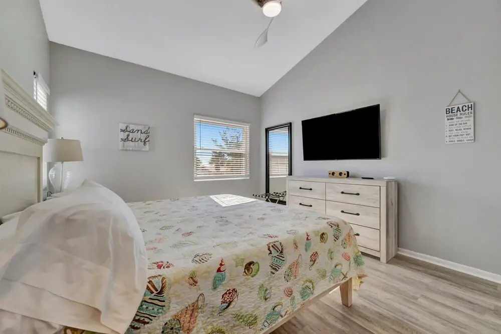 Beach Access Heated Pool Resort Condo for 8