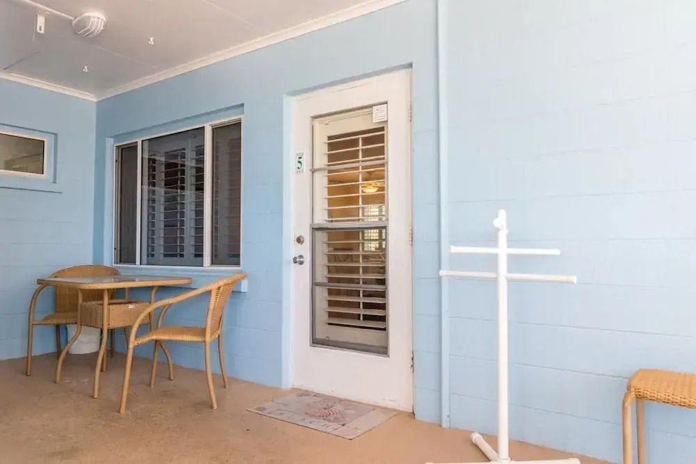 AM Beach Place Unit 5
