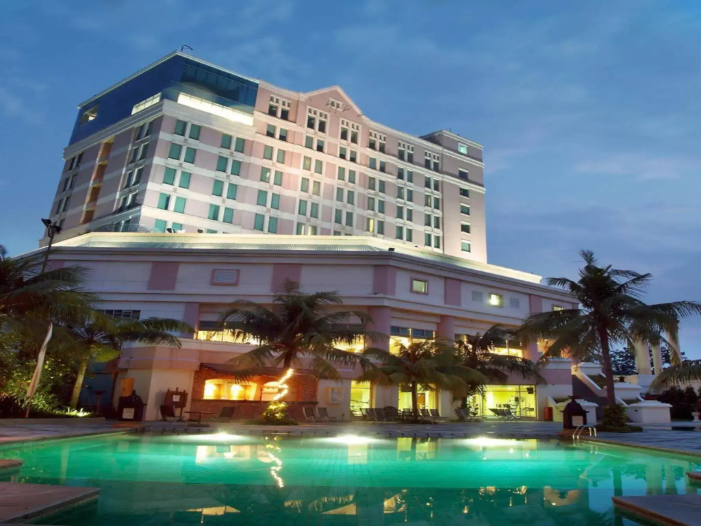 Grand Candi Hotel