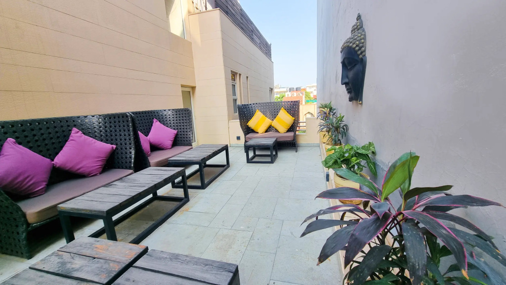 CRS Inn - A Premium Homestay ( near Cyber Hub)