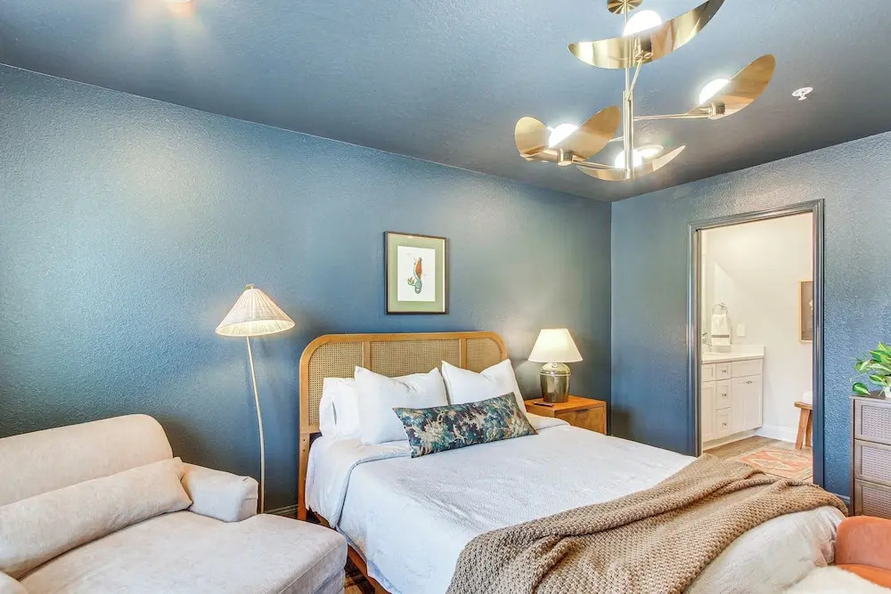 Walk to Biloxi Beach Fun! Chic & Updated Townhome