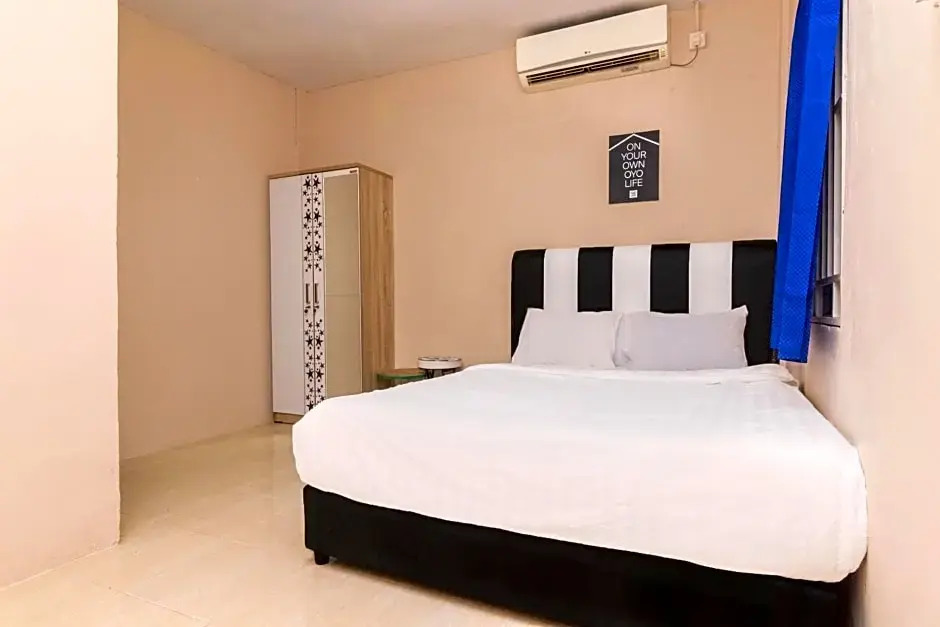OYO Life 2579 Kost Anggun 2