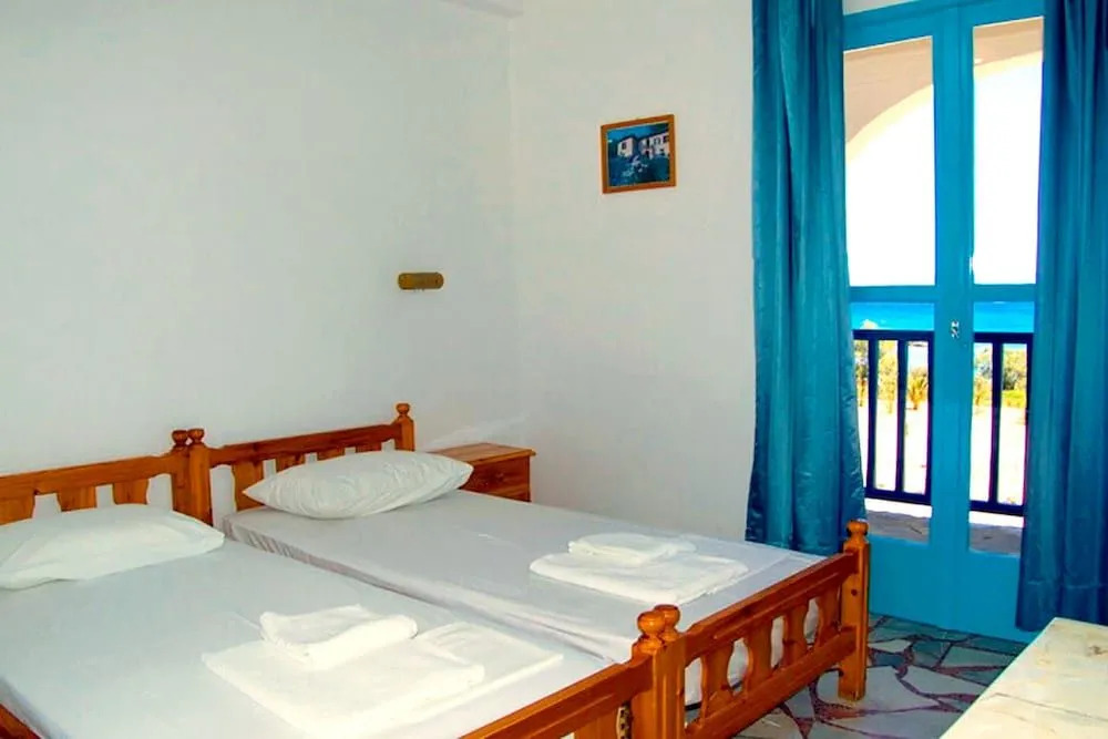 Finikas Hotel