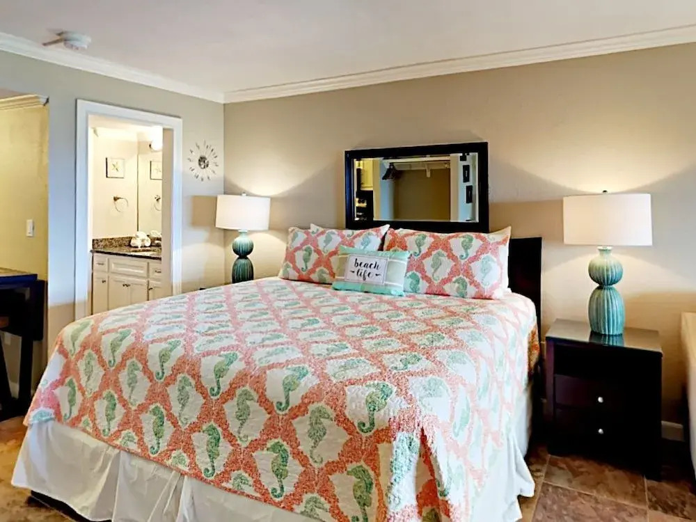 142 Sea Breeze 1 Bedroom 1 Bathroom Condo