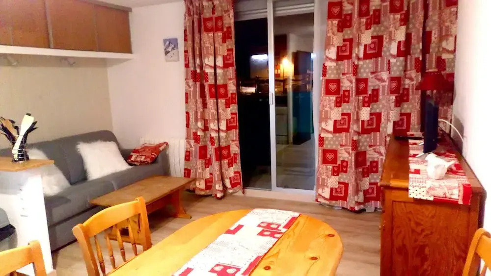 Studio in Les Deux Alpes, With Wonderful Mountain View and Balcony - 50 m From the Slopes