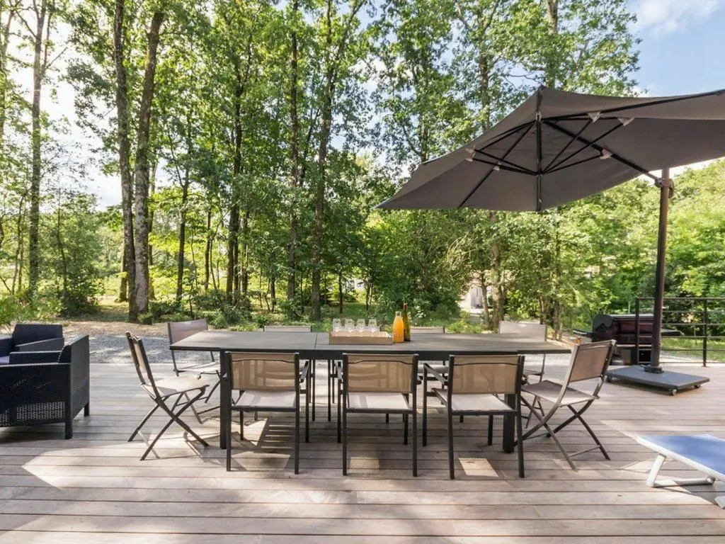 Grande maison en bois avec parc, terrasse, jeux et équipements modernes entre Nantes et Pornic - FR-1-306-1051