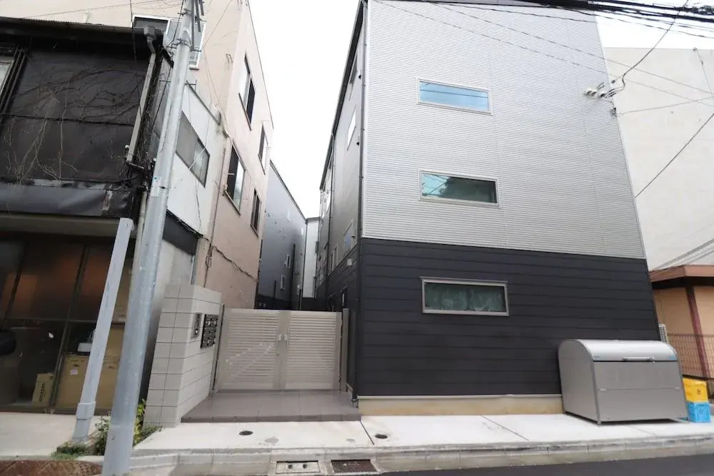 Anon Shibuya