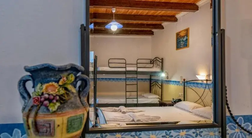 Tsiolis Studios & Apartments