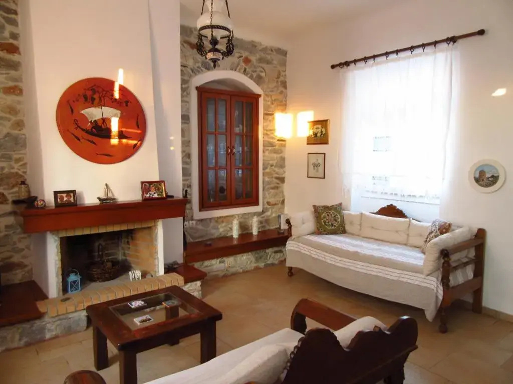 Luxury 100 m2 house in the centre of Naxos