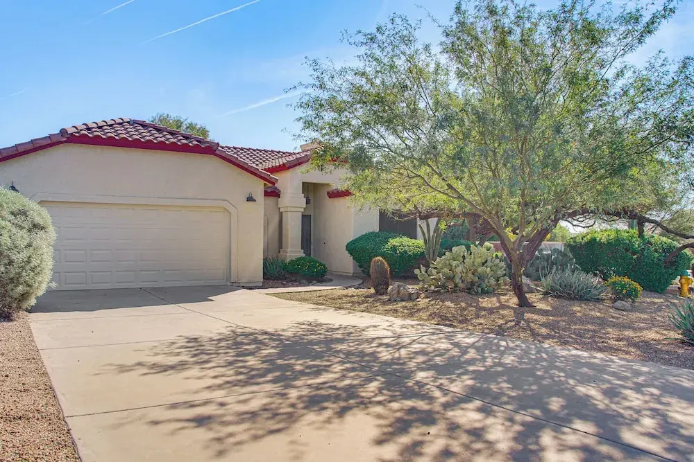 Pet-friendly Snowbird Haven w/ Pool in Gold Canyon