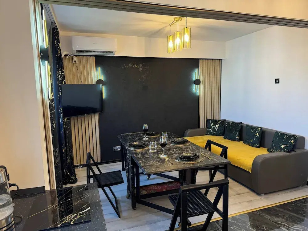 Modern 2-bedroom Apartment in Central Ploiești