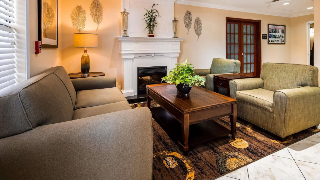 Best Western Pineywoods Inn