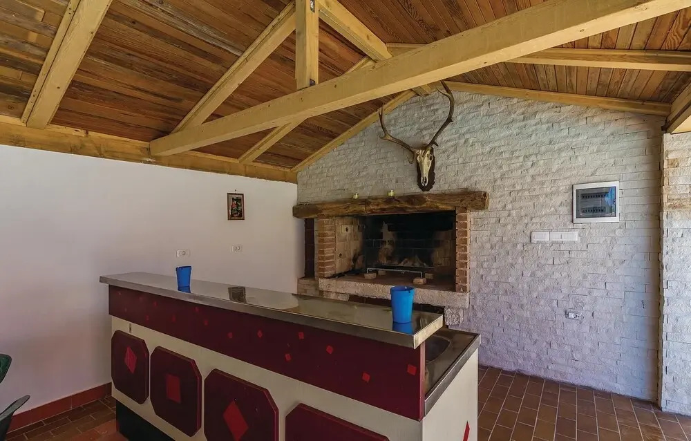 Beautiful Home in Pula With Wifi and 7 Bedrooms
