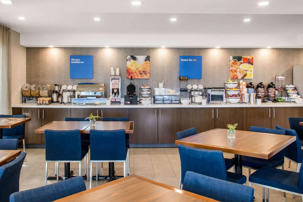 Comfort Inn Montreal Aeroport
