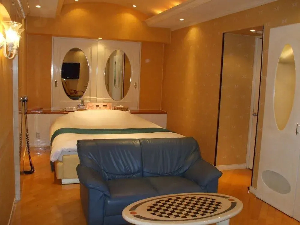 Hotel Large