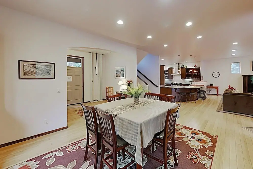 New Listing! Serenity Lake House On The Siltcoos 3 Bedroom Home