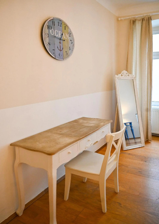 Bright Apartment Schönbrunn Palace