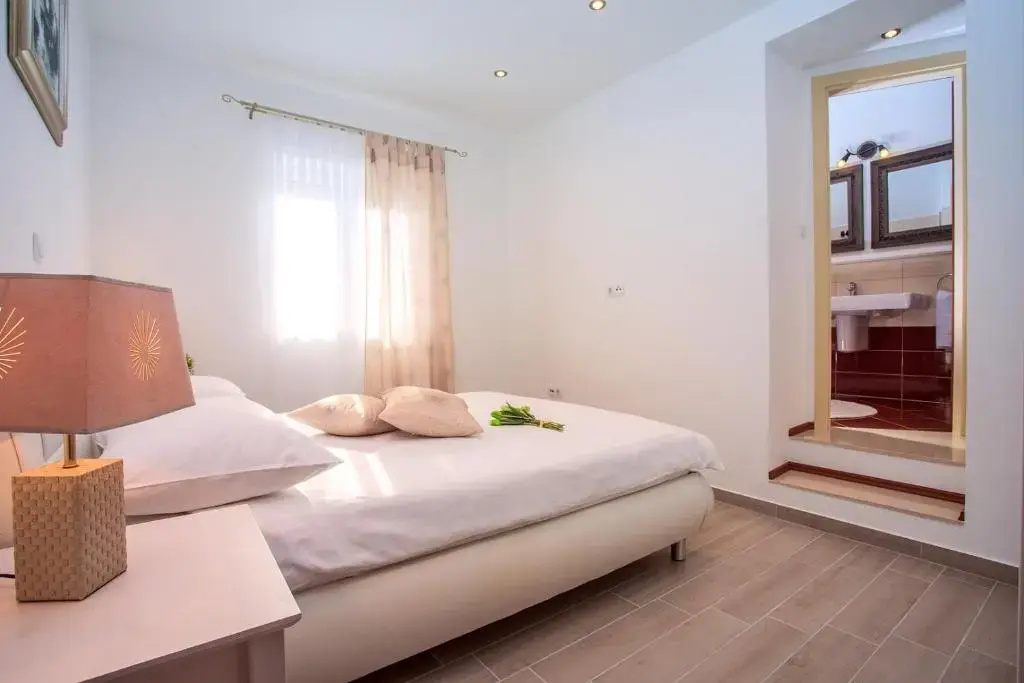 Villa Maruncela with sea and island views, 5 bedrooms, private pool, gym